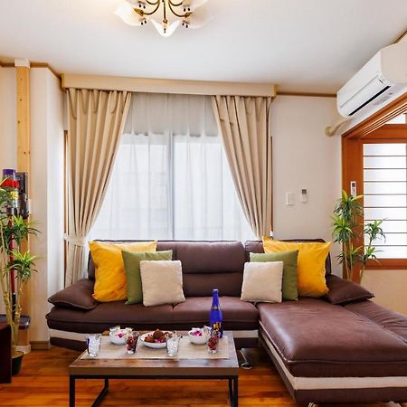 Naha Gajumaru Apartment Hotel 301 المظهر الخارجي الصورة